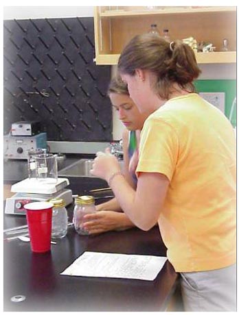 Students making rootbeer